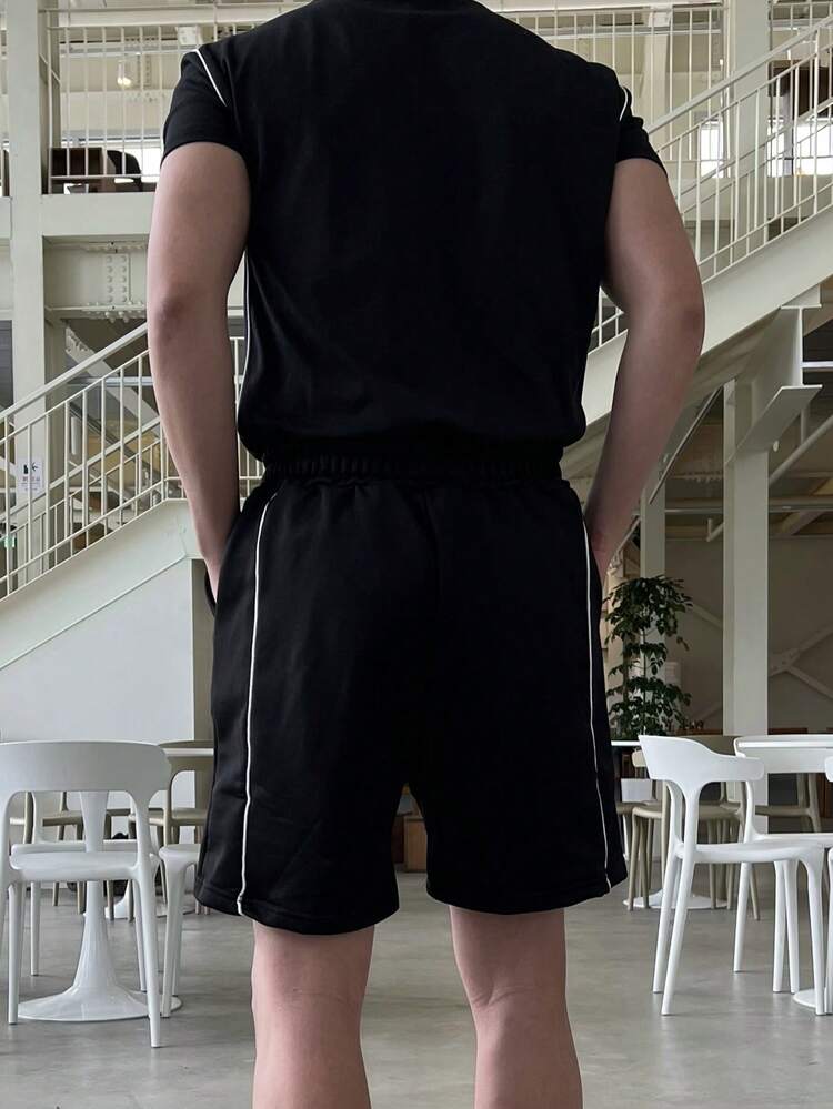 Men's Contrast Color Line Print Short Sleeve T-Shirt And Shorts Set, Summer