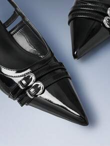 CUCCOO GRLICON 黑色漆皮尖头后跟空心鞋双环金属扣细高跟猫跟鞋女鞋 - 黑色 - 查看 4