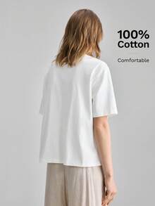 Ontre 女士舒适亲肤吸湿面料修身圆领短袖T恤，胸前饰有刺绣贴片，时尚都市风，适合商务休闲、办公室穿着，低调优雅，是机场、邮轮、中东婚礼宾客等场合的高品质着装之选，简约奢华，百搭应季必备女式T恤 - 白色 - 查看 3