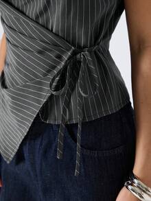 LYSMO Áo tank top không tay cổ tròn kiểu tối giản mới năm 2026, áo sơ mi màu xám, áo sơ mi buộc dây phía trước màu xám, áo sơ mi bất đối xứng, áo sơ mi kẻ sọc nhỏ, áo kiểu thời trang nữ/áo kiểu nữ thường ngày - Xám - Xem 7