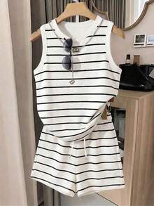 SHEIN Bộ đồ nữ 2 món gồm áo tank top cổ tròn kẻ sọc và quần short cạp chun, kiểu dáng thường ngày. - Nhiều màu - Xem 4