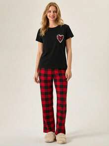 Conjunto de pijama de camisa con patrón de corazón a cuadros y pantalón con patrón a cuadros para pareja en el Día de San Valentín - Negro - Ver 3