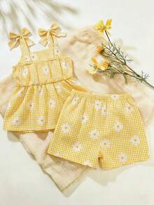 SHEIN 2pcs Baby Girl Toddler/Newborn 0-3Y Casual Everyday Cute Vacation Striped Bow Decor Camisole Top + Shorts Set, Spring/Summer - Yellow - View 2