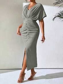 SHEIN Clasi 1 chiếc đầm maxi nữ màu trơn cổ chữ V tay ngắn cánh dơi xếp ly xẻ tà, trang phục thanh lịch cho nữ, bộ đồ dự tiệc cho nữ, đầm dự tiệc trang trọng cho nữ, đầm nữ thanh lịch cổ điển. - màu xanh lá - Xem 6