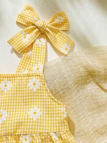 SHEIN 2pcs Baby Girl Toddler/Newborn 0-3Y Casual Everyday Cute Vacation Striped Bow Decor Camisole Top + Shorts Set, Spring/Summer - Yellow - View 4