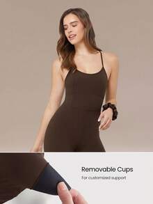 SHEIN GLOWMODE X Marika Sila 6英寸 FeatherFit™ 塑身连体衣，可调节肩带，适合收腹、低强度运动、瑜伽等日常穿着，夏季款 - 巧克力棕 - 查看 4