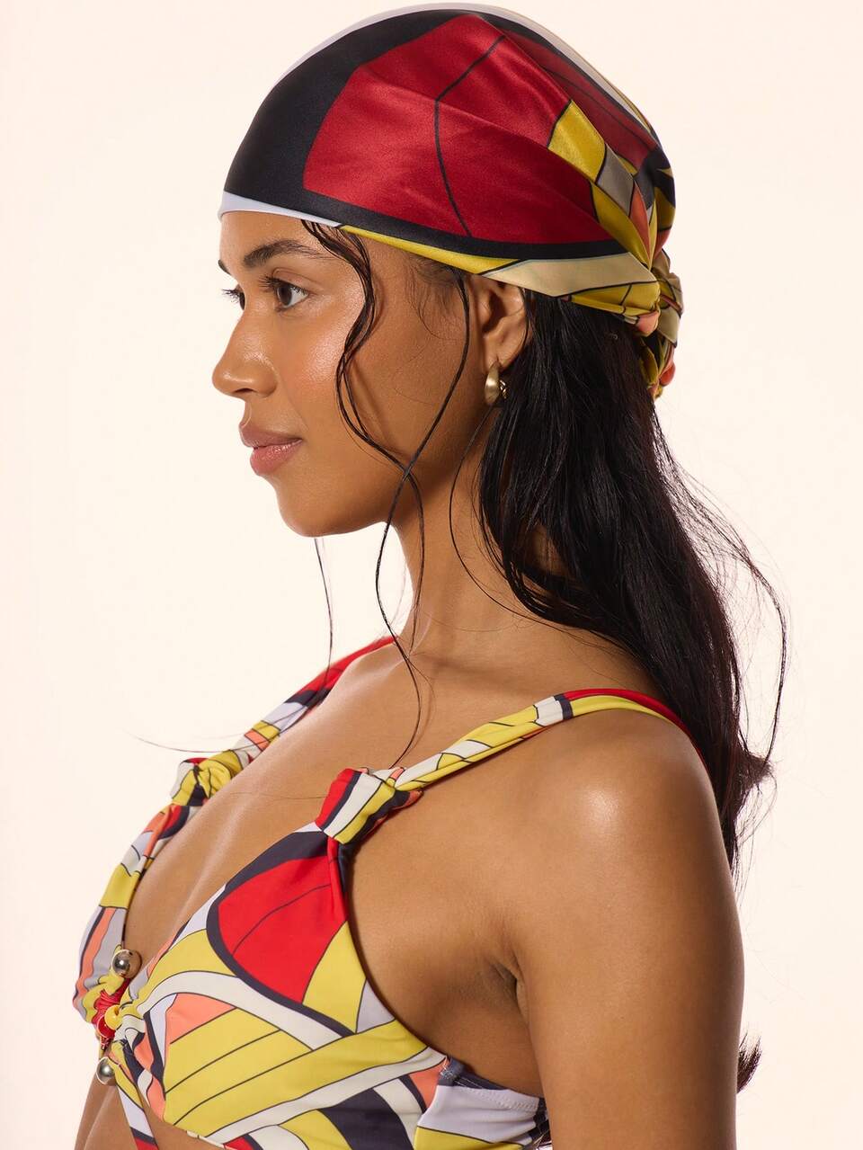 Foulard en satin multicolore à imprimé géométrique effet soie