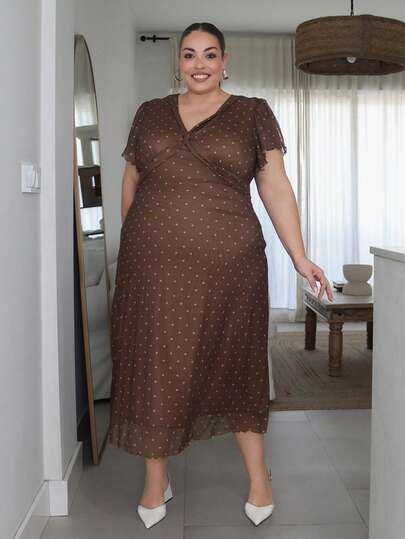 Pretty and Ole Vestido de lunares con cuello en V romántico y minimalista para mujer de talla grande en verano