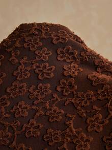 Elaquor Áo thun nữ cỡ lớn tay cánh hoa thanh lịch, kiểu dáng ôm sát, chất liệu jacquard, phong cách nghỉ dưỡng. - màu nâu - Xem 6