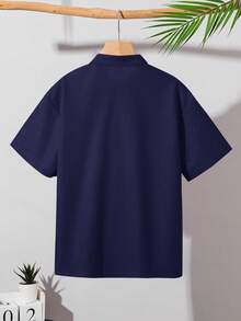 SHEIN Little Byeori 儿童/青少年男童休闲百搭舒适立领半拉链宽松套头短袖纯色针织polo衫，适合通勤、上学、日常休闲、度假、运动、春夏穿着。 - 藏蓝色 - 查看 2