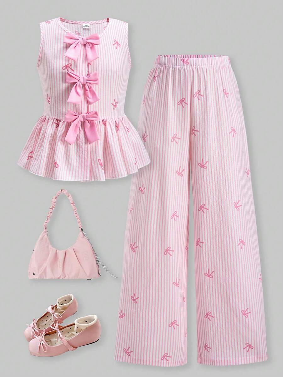 SHEIN ChillGRL Bộ 2 món cho bé gái tuổi teen, thích hợp mặc mùa xuân/hè, gồm áo kiểu rộng rãi, ngọt ngào, dễ thương, họa tiết sọc, nơ phối màu tương phản, viền bèo nhún và quần short ống rộng thắt nơ, phù hợp mặc hàng ngày, đi làm, dạo phố, đi nghỉ mát, tụ họp, chụp ảnh dạo phố. - Hồng - Xem 1