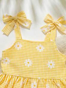 SHEIN 2pcs Baby Girl Toddler/Newborn 0-3Y Casual Everyday Cute Vacation Striped Bow Decor Camisole Top + Shorts Set, Spring/Summer - Yellow - View 3