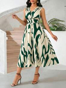 SHEIN Lady Gaun Wanita Bergaya Liburan dengan Motif Cetak Seluruh Permukaan dan Detail Kerut, Cocok untuk Bepergian, Gaun Musim Panas untuk Wanita - MultiWarna - View 4