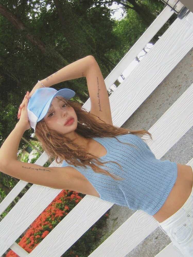 Women's Solid Color Hollow V-Neck Sleeveless Cropped Knit Top