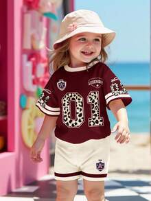 Conjunto de camiseta de manga corta de cuello redondo y pantalones cortos cómodos con estampado de números en inglés y estampado de leopardo en rayas, en color crema blanco y rojo oscuro, estilo minimalista casual para niña, adecuado para primavera/verano - Multicolor - Ver 3