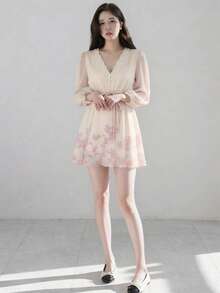 DAZY Abito corto da donna con scollo a V, maniche lunghe, inserti in pizzo, vita stretta, stile boho, adatto per vacanze e tempo libero - Albicocca - Visualizzare 4