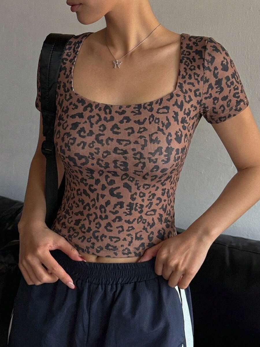 DAZY Áo thun nữ cổ vuông tay ngắn ôm sát dáng crop top mùa hè - màu đen - Xem 1