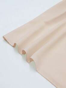 GlowEve 香槟色女士优雅圆领V领短袖休闲泡泡袖衬衫，饰以珍珠，缎面面料，宽松版型，适合通勤和日常穿着，尽显优雅气质。这款衬衫优雅休闲，适合女性日常穿着，浪漫约会，也适合情人节、情人节、约会等场合，是时尚通勤、商务办公、日常休闲以及都市教师职业装的理想之选。 - 香檳色 - 查看 5