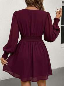 SHEIN Clasi Đầm chữ A màu tím cà tím, cổ chữ V, eo xếp ly, thanh lịch và xinh đẹp. - Màu tím - Xem 2