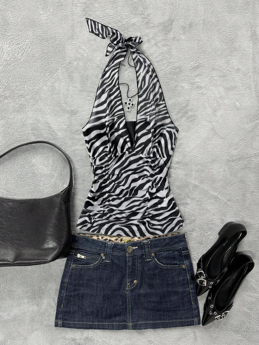 IslaSuriya Women's Contrast Color Print Halter Neck Camisole - Black and White - View 1