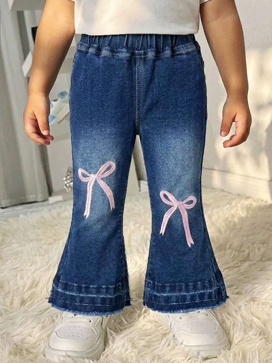 Jeans de niña, nueva llegada de verano, color azul claro lavado, casual y lindo, bordado de mariposa rosa, jeans elásticos, suaves y cómodos, adecuados para actividades al aire libre y uso diario - Azul lavado medio - Ver 1