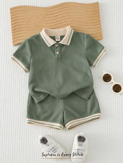 Cozy Pixies 2件套男婴柔软针织撞色POLO领短袖上衣和松紧腰短裤套装