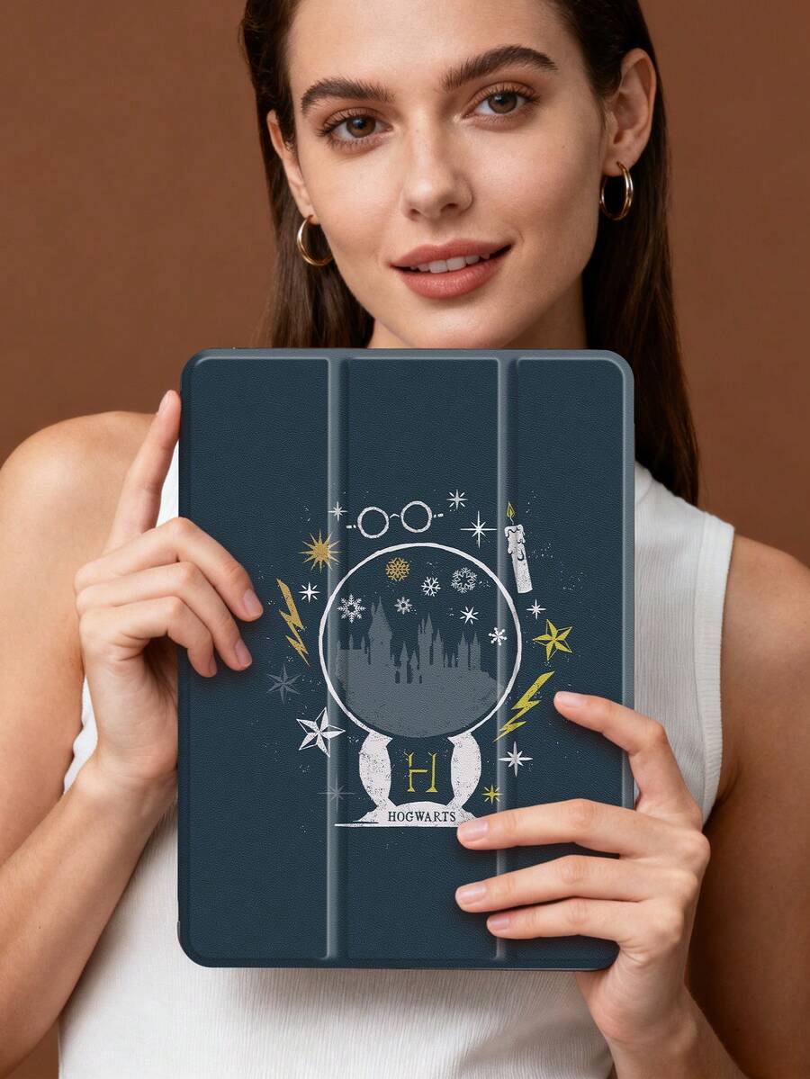 HARRY POTTER X SHEIN Bao da máy tính bảng, chất liệu cao cấp, vỏ silicon mềm chống rơi vỡ với chân đế gập, món quà hoàn hảo. Tương thích với Samsung Galaxy Tab A9 11 inch/Pad thế hệ thứ 10/Pad Air 5/Air 4 10.9 inch/Pad (A16) 11 inch thế hệ thứ 11 2025, có ngăn đựng bút, hỗ trợ nắp tự động tắt/mở màn hình, ốp bảo vệ thời trang. - Nhiều màu - Xem 1