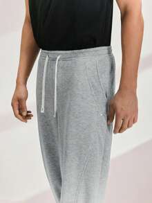Driftmere Pantaloni della tuta casual ampi per uomo, joggers versatili in stile street adatti per streetwear, uso quotidiano casual, uscite nel fine settimana, festival musicali, raduni sociali e altro ancora. Questo pantalone è un pezzo essenziale e versatile nel guardaroba di un uomo, rendendolo un ottimo regalo per fidanzati o mariti. Pantaloni della tuta oversize, pantaloni della tuta larghi per uomo, pantaloni della tuta Pro Club grigi, pantaloni della tuta ampi – Una guida ai regali per la Festa del Papà - Grigio - Visualizzare 5