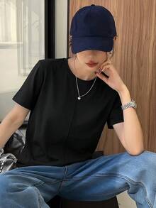 DAZY تي شيرت نسائي بياقة طاقم وأكمام قصيرة بتصميم فضفاض مع تزيين شريطي ملون للصيف - الأسود - مشاهدة 3