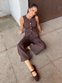 Marta Soriano 1 Set Solid Color Single-Breasted Vest, Pleated Wide-Leg Pants Suit - Brown - View 4