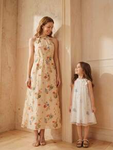 SHEIN Đầm lưới cổ yếm thêu hoa thanh lịch kiểu Pháp dành cho bé gái, mang đến không khí nghỉ dưỡng, thích hợp cho mùa xuân và mùa hè. - Nhiều màu - Xem 8