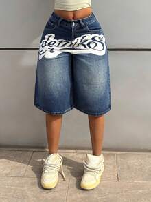 SHEIN HypeZone Quần short denim in chữ, thích hợp cho trang phục đi nghỉ hè. - Rửa tối - Xem 3