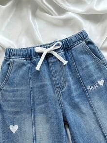 SHEIN 女童白色字母和爱心刺绣宽松蓝色牛仔裤 - 藍色 - 查看 6