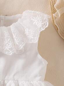 SHEIN Baby Girl Solid Color Lace Collar Sleeveless Dress - White - View 7