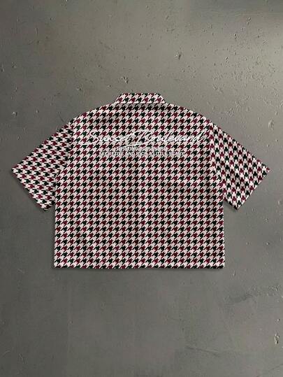 StoneGrade Retro American Red & Green Houndstooth Print Loose Fit Cropped Short Sleeve Collared Shirt, Fashionable Casual Outfit For Dates And Gatherings, Ideal Gift For Boyfriend