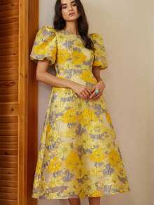 Aveloria Rosie 法式浪漫玫瑰3D立体花卉V领花瓣袖收腰连衣裙（女款） - 黃色 - 查看 4