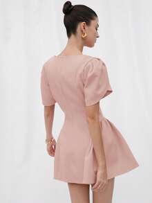 Vestido corto de manga corta con cuello redondo, escote de princesa, estampado de tulipanes y dobladillo abultado empalmado - Rosa vieja - Ver 2