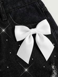 SHEIN Girlism 青少年女孩優雅淺色水洗破洞蝴蝶結牛仔短褲，附口袋插片、仿珍珠與毛邊下擺，適合春夏度假節慶黑色亮片派對Y2K夏季淺色水洗寬鬆休閒街頭牛仔長短褲，低腰牛仔短褲，舒適時尚，休閒街頭風，適合春夏穿著，優雅度假風，春假夏季海灘度假穿搭 - 黑色 - 查看 4