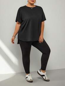 SHEIN CURVE+ Ensemble 2 pièces décontracté pour femmes grandes tailles, t-shirt à col rond à manches courtes de couleur unie et leggings - Noir - Voir 5