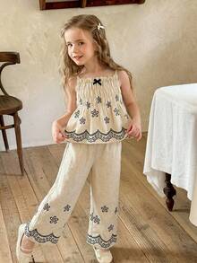 LMoss Kids Bộ 2 món gồm áo hai dây và quần dài họa tiết hoa nhí cho bé gái. - trắng - Xem 5