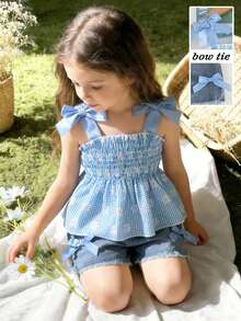 SHEIN Playful Pals 2件組少女夏季套裝，黃色花卉與藍色格紋細肩帶上衣搭配3D蝴蝶結裝飾與牛仔短褲，可愛休閒時尚服飾套裝，2026 - 藍色 - 查看 6