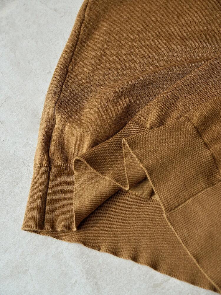 CUT OUT SLIM FIT KNIT TOP