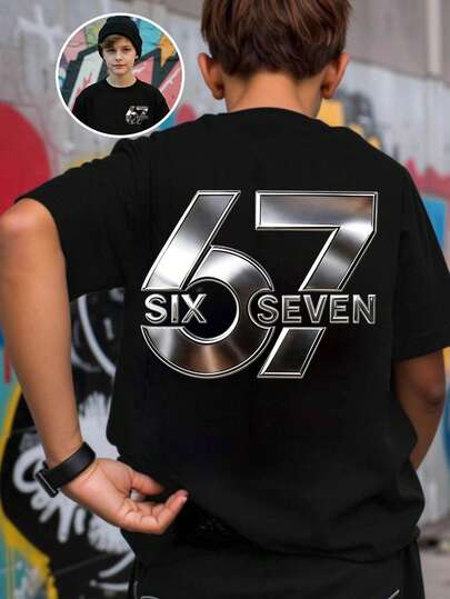 Áo thun ngắn màu đen cơ bản, phong cách thường ngày, sáng tạo, cá tính, tươi mới, tối giản với họa tiết kim loại bạc, in chữ số 67, khẩu hiệu đồ họa, thoải mái cho bé trai mặc hàng ngày, phù hợp cho mùa xuân, hè và thu.