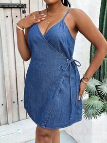 SHEIN CURVE+ 大码纯色极简休闲牛仔连衣裙，夏季嘉年华服装，通勤度假毕业典礼时尚Y2K可爱街头风派对婚礼优雅商务休闲女装海滩毕业复活节女士休闲蓝色牛仔迷你连衣裙，配有可调节细肩带和侧系带度假牛仔连衣裙 - 藍色 - 查看 8