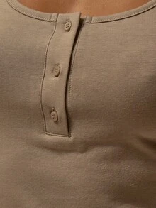 MUSERA ESSENTIALS 圆领修身纽扣细节棉质吊带背心，仅上衣，适合冬季舒适居家休闲，可爱日常居家必备，春夏度假休闲两相宜。 - 灰色 - 查看 6