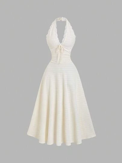 Sweetra Đầm chữ A xếp tầng gợi cảm, viền ren, chất liệu vải dệt họa tiết, kiểu dáng thanh lịch.