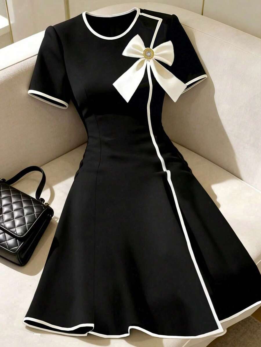 Franclia 女士圆领短袖蝴蝶结装饰优雅短裙 - 黑與白 - 查看 1