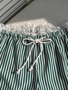 Comfortcana Quần short nữ mùa hè kiểu dáng thường ngày, họa tiết kẻ sọc, phối màu tương phản, chất liệu ren, dây rút, thích hợp cho Ngày Valentine, lễ hội, bãi biển, kỳ nghỉ, thư giãn tại nhà, dạo phố, trường học, phong cách Y2K những năm 2000, quần short ren màu xanh trắng dễ thương, trang phục mùa hè, kỳ nghỉ xuân, lễ tốt nghiệp, tiệc cưới, trang phục nghỉ mát thanh lịch, trang phục thường ngày dành cho nữ. - Màu xanh lá cây đậm - Xem 6