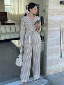 Dazy-Less 春夏V领系腰条纹休闲度假沙滩宽松上衣和直筒裤套装，优雅通勤复古风女士家居服套装 - 灰色 - 查看 4
