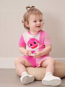 BABY SHARK X SHEIN Bộ áo thun ngắn tay in hình hoạt hình cho bé gái - Hồng - Xem 5